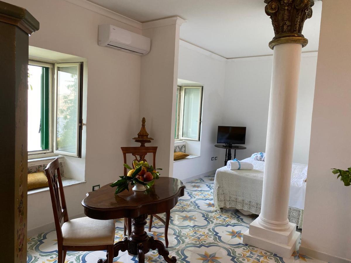 Villa Don Mimi Guarnaschelli La Dependace Таормина Экстерьер фото
