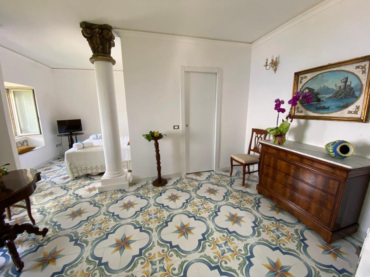 Villa Don Mimi Guarnaschelli La Dependace Таормина Экстерьер фото