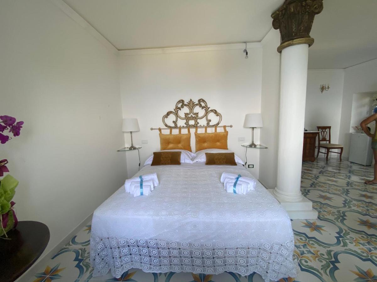 Villa Don Mimi Guarnaschelli La Dependace Таормина Экстерьер фото