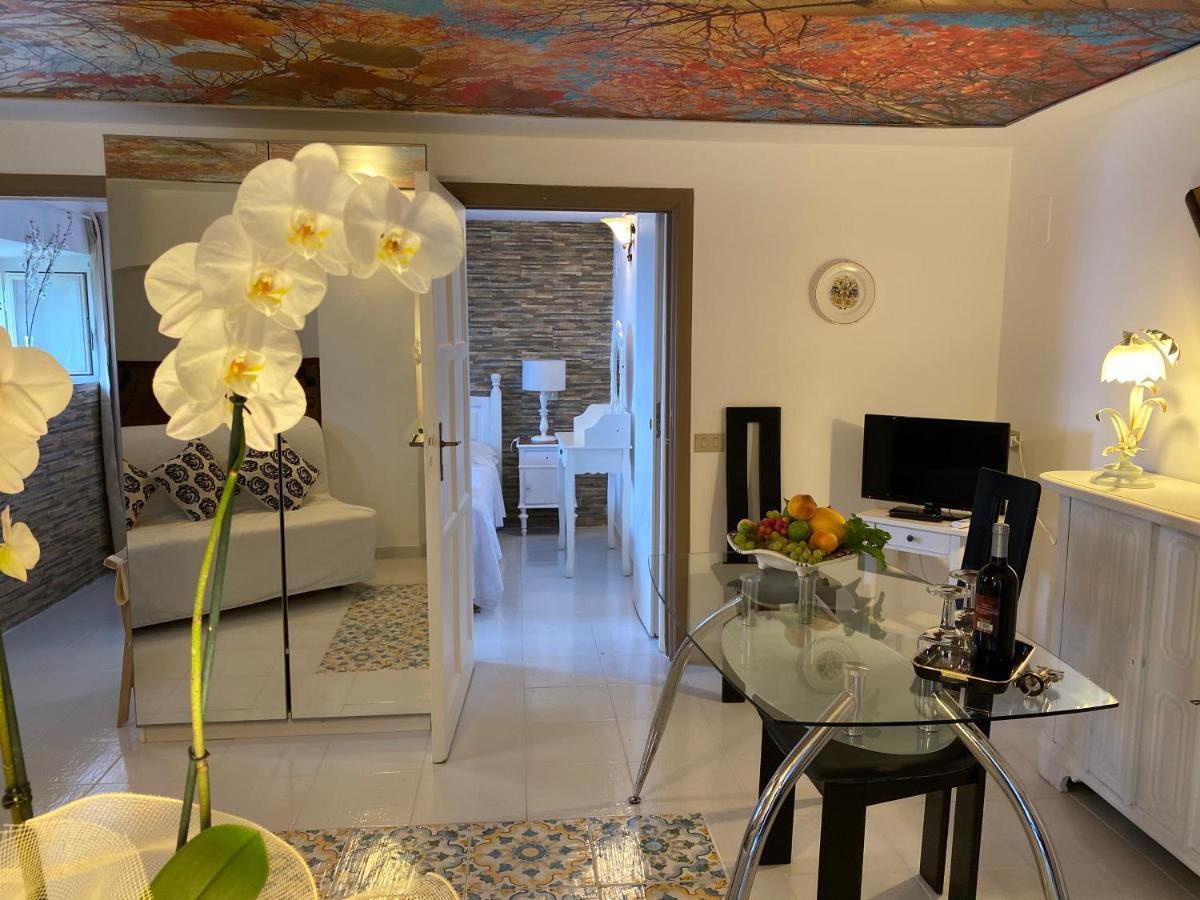 Villa Don Mimi Guarnaschelli La Dependace Таормина Экстерьер фото