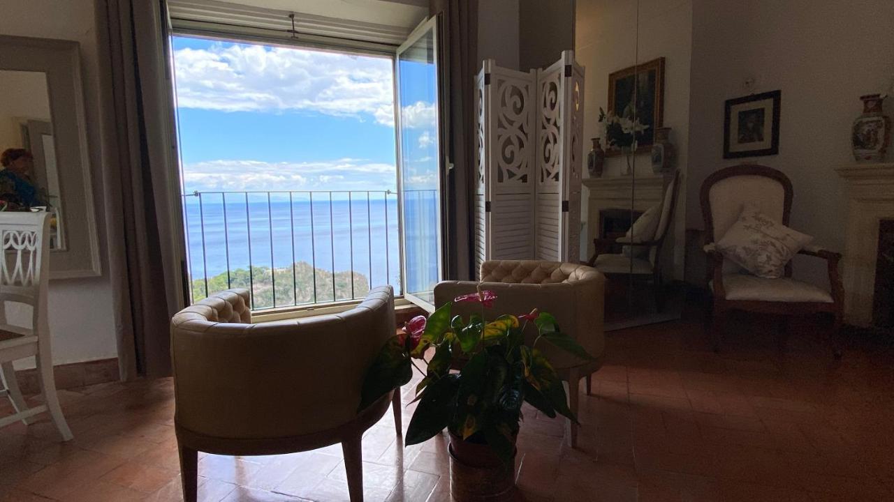 Villa Don Mimi Guarnaschelli La Dependace Таормина Экстерьер фото