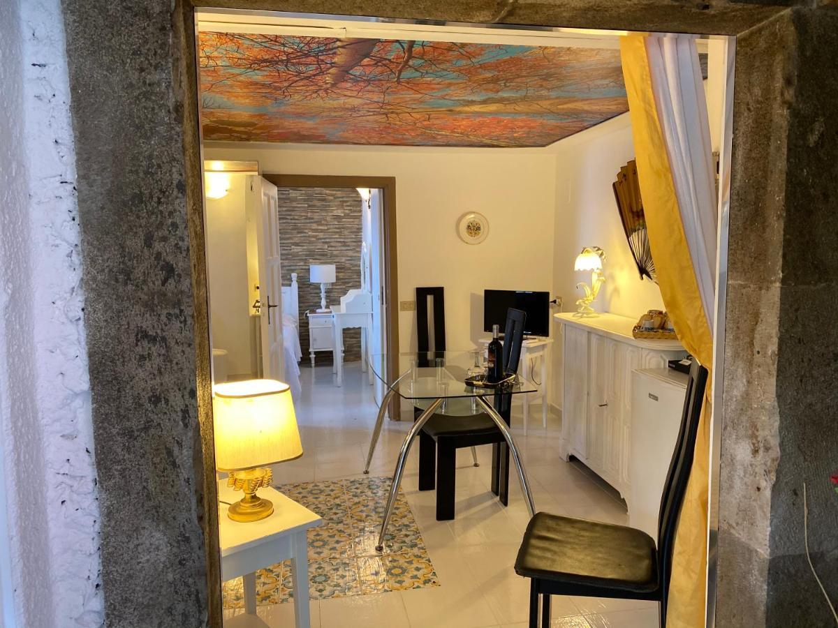 Villa Don Mimi Guarnaschelli La Dependace Таормина Экстерьер фото