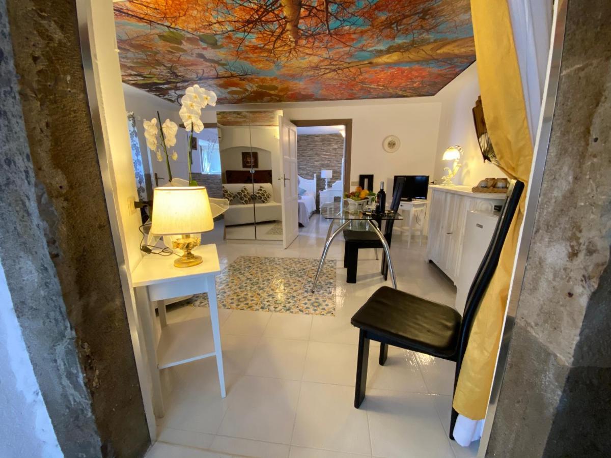 Villa Don Mimi Guarnaschelli La Dependace Таормина Экстерьер фото
