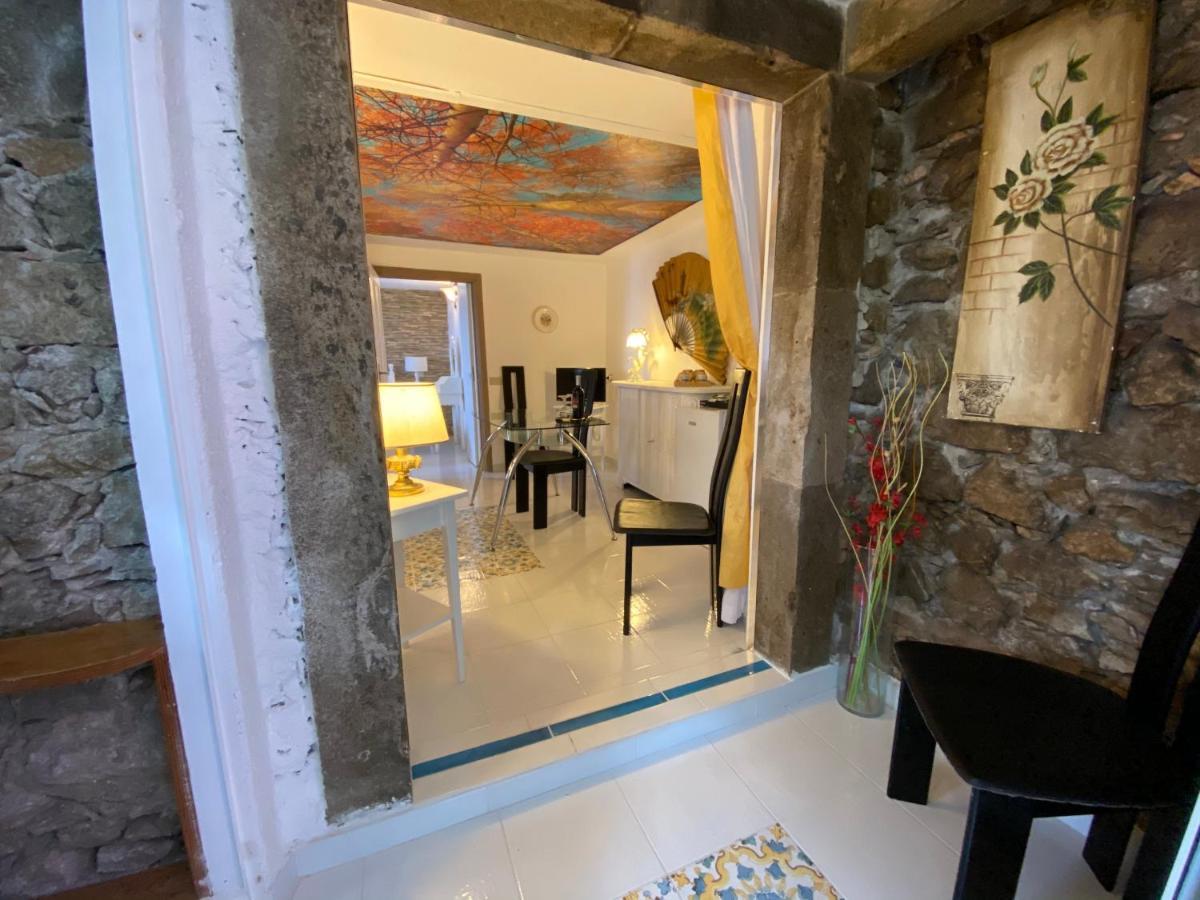 Villa Don Mimi Guarnaschelli La Dependace Таормина Экстерьер фото